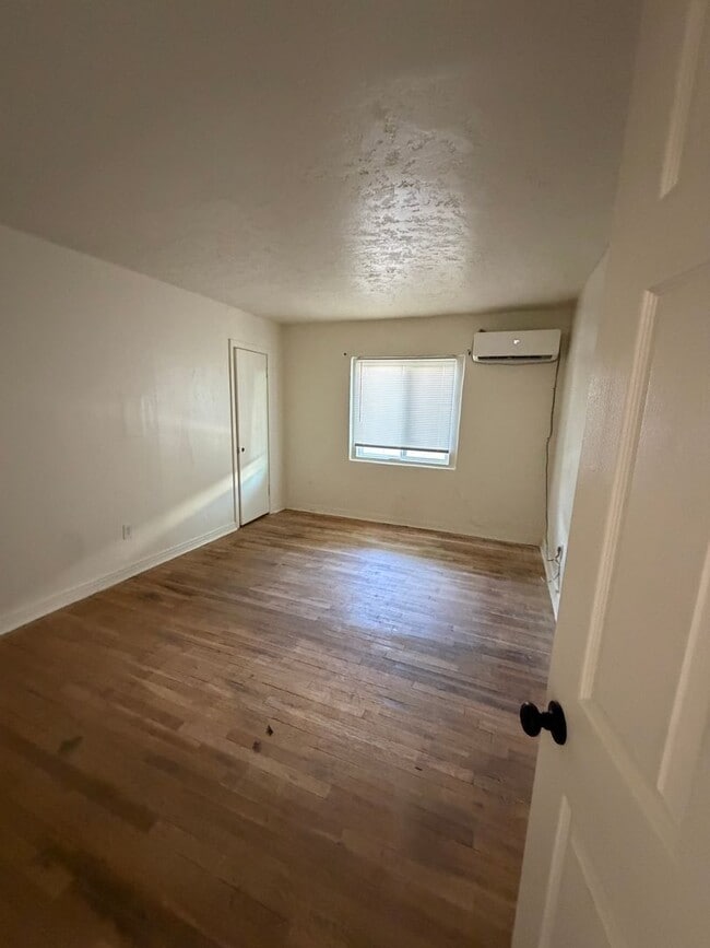 Photo - 1308 W Church St Unit B