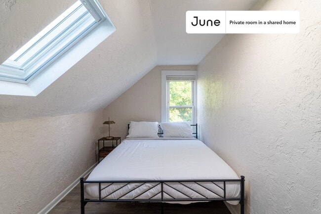 Photo - Room in Shared 6 bed/2 bath home Unit E