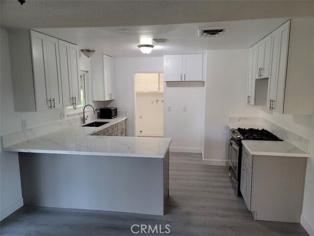 Photo - 6984 Center St