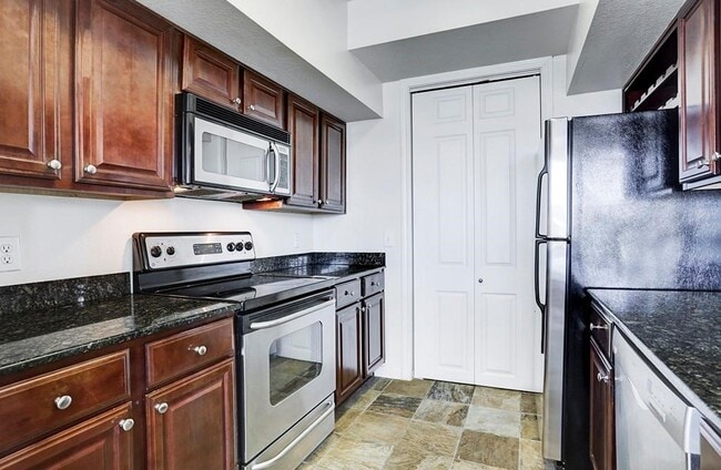 Photo - 7575 Kirby Dr Unit 2304