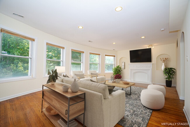 Photo - 7554 N Claremont Ave Unidad 2
