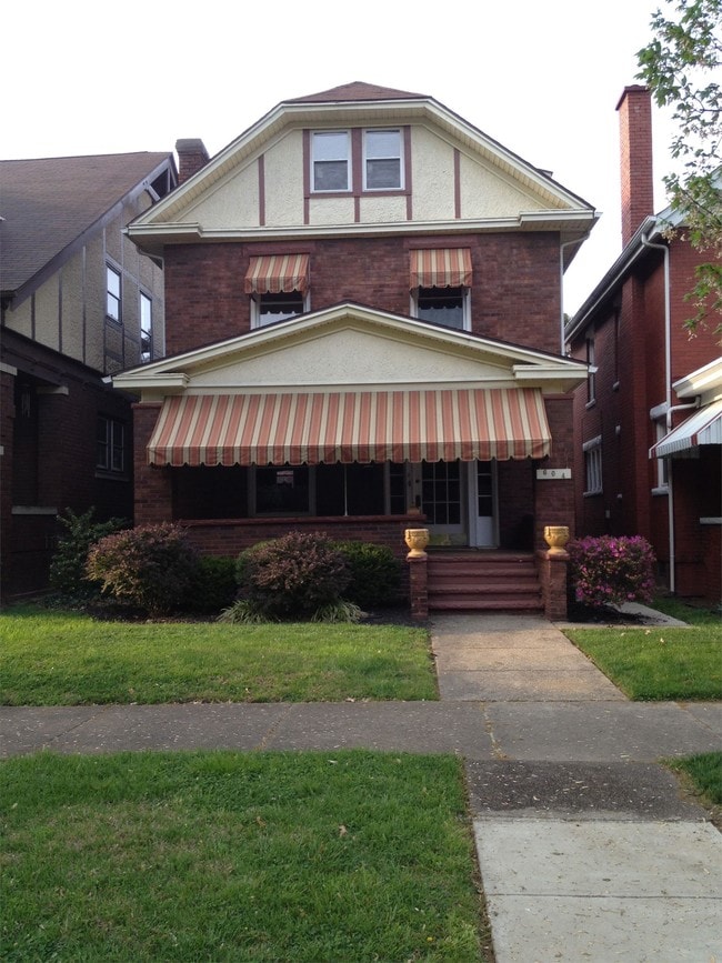 Building Photo - 604 12th Ave