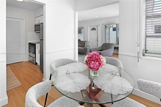 Photo - 326 Van Buren St