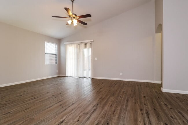 Photo - 16871 W Portland St