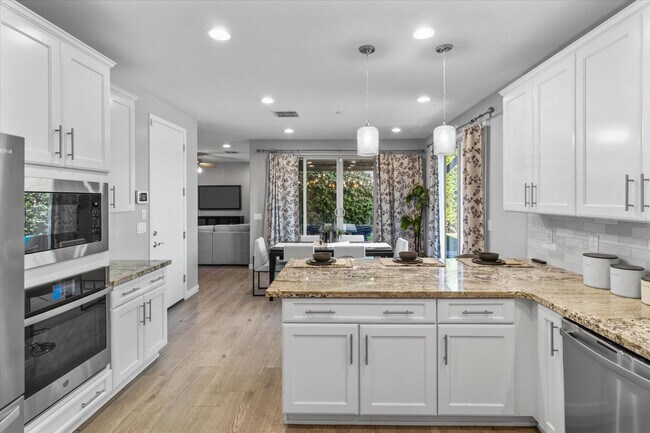 Photo - 1063 N 70th Way