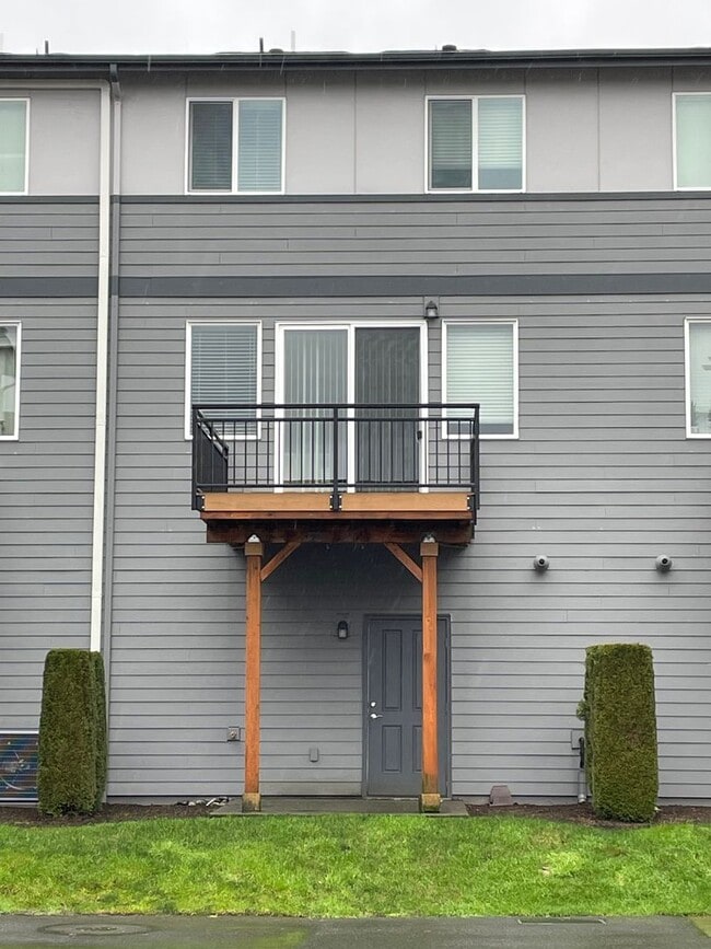 Photo - Stunning 3 bedroom 2.5 bathroom Townhome in Bothell!