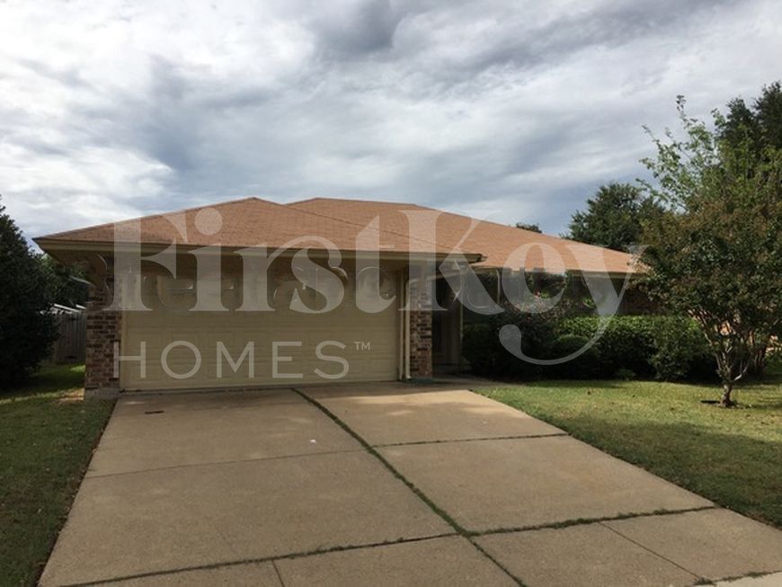 Photo - 5304 Tamarack Ct