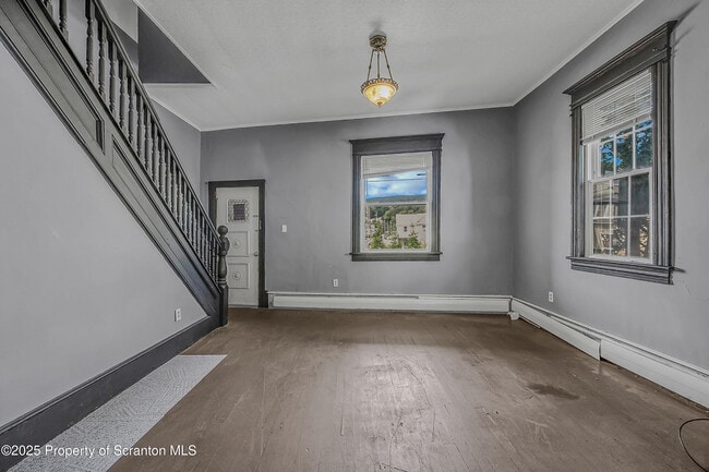 Photo - 1202 Main St