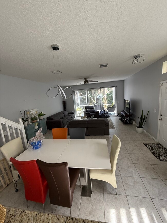 Photo - 1011 Woodfield Rd