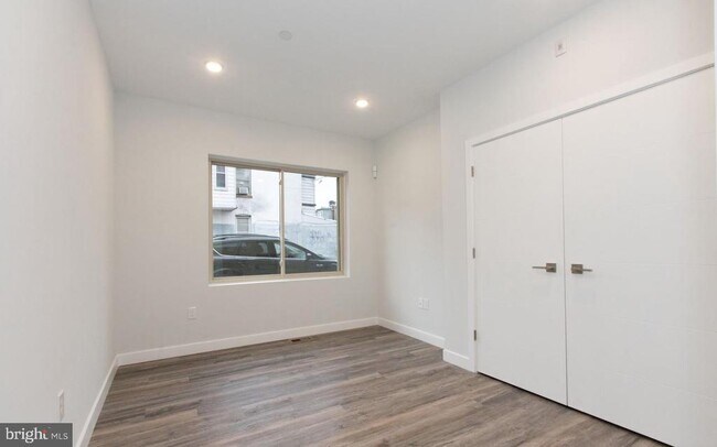 Photo - 1265 N Newkirk St Unit B