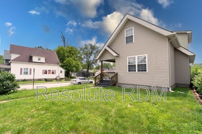 Photo - 743 Cottage Ave