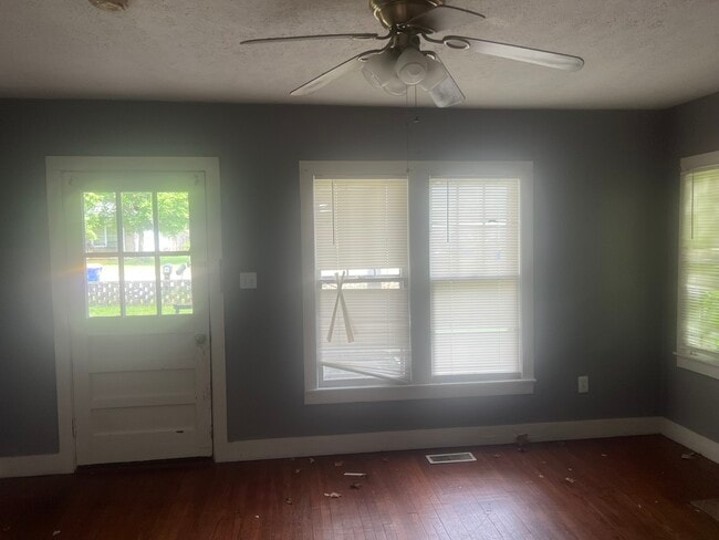 Photo - 1625 Catherine Dr Unidad B