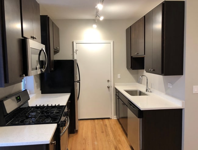 Photo - 3217 W Cullom Ave