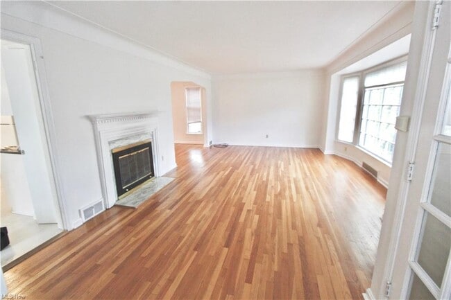 Photo - 4050 Silsby Rd