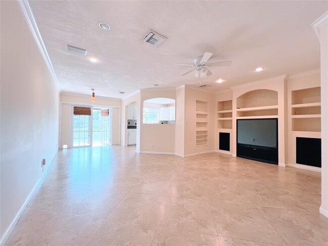 Photo - 2032 Discovery Cir E
