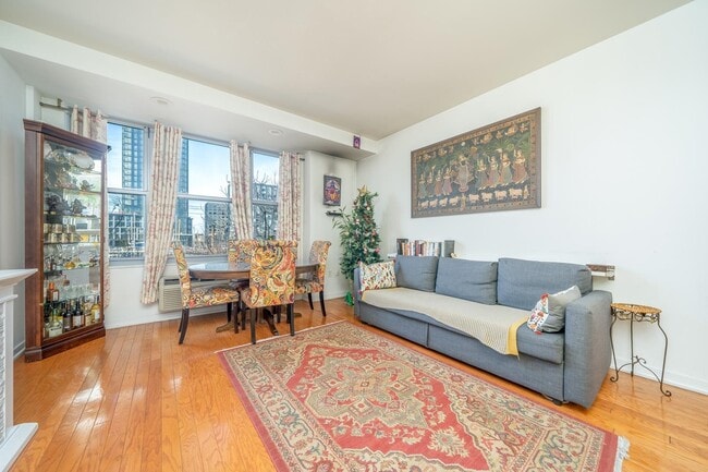 Building Photo - 149 Essex St Unit 3T