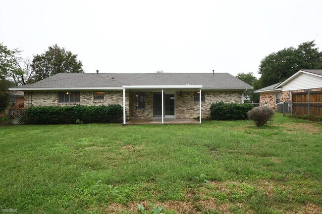 Photo - Updated 3BR/2BA Brick Home with Granite Kitchen & Fenced Yard — Kaufman ISD