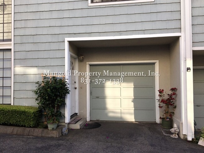 Photo - 1001 Funston Ave