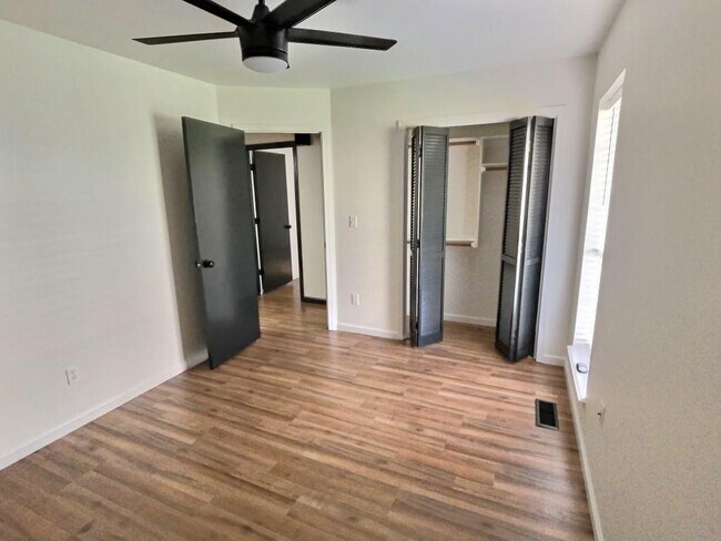 Photo - 316 Town Park Rd