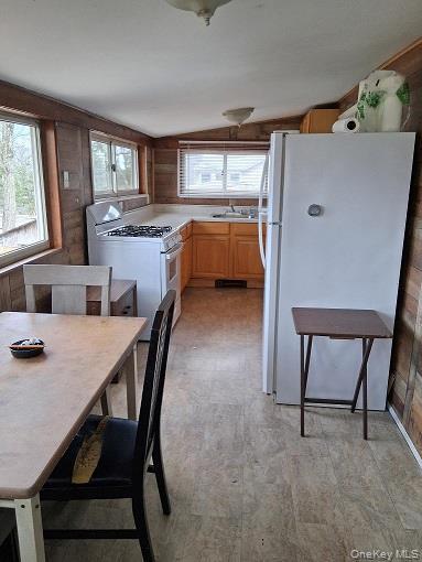 Photo - 26 Oakwood Trail S