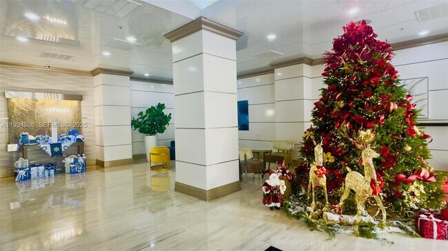 Building Photo - 19390 Collins Ave Unit 816