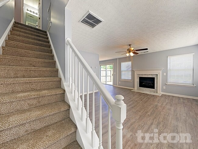 Photo - 202 Silver Ridge Dr