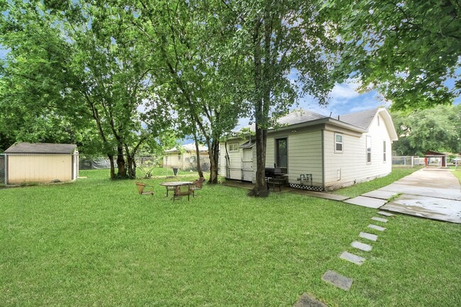 Photo - 6917 Rook Blvd