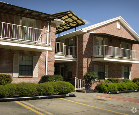 Building Photo - Mark III Apartments