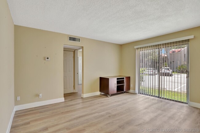 Photo - 5314 NE 6th Ave Unit F20