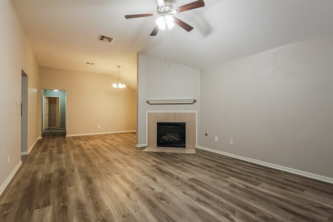 Photo - 16924 Tableland Trail