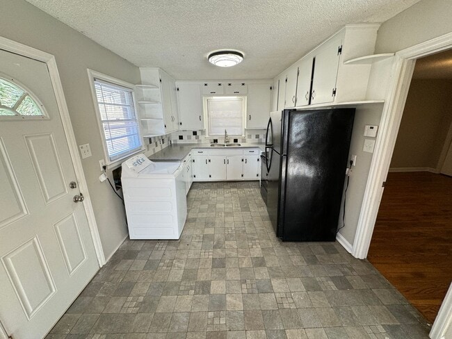 Photo - Fantastic 3 Bed 2 Bath Durham Ranch Brick Home