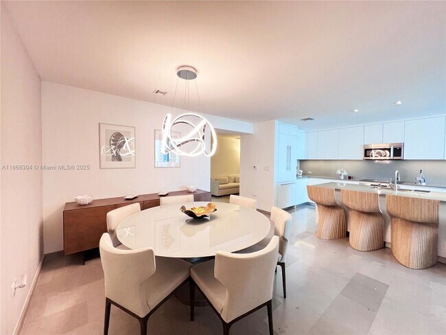 Photo - 68 SE 6th St Unidad 1003