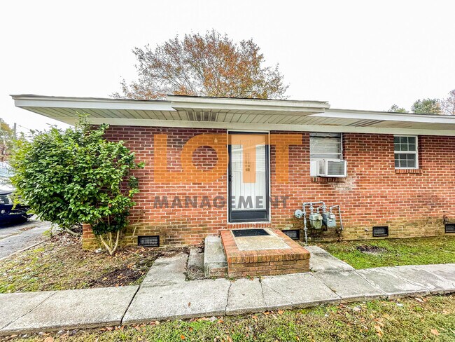 Photo - 13 Donnan Rd Unidad C