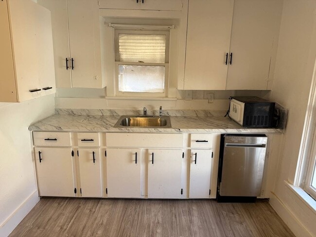 Photo - 8112 Melrose Ct W