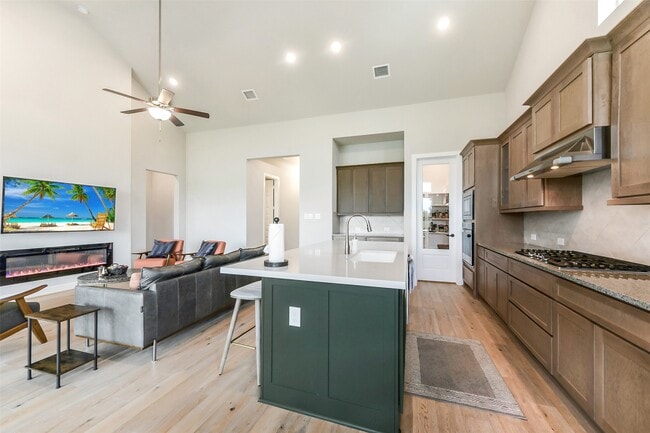 Photo - 28289 Emerald Bnd