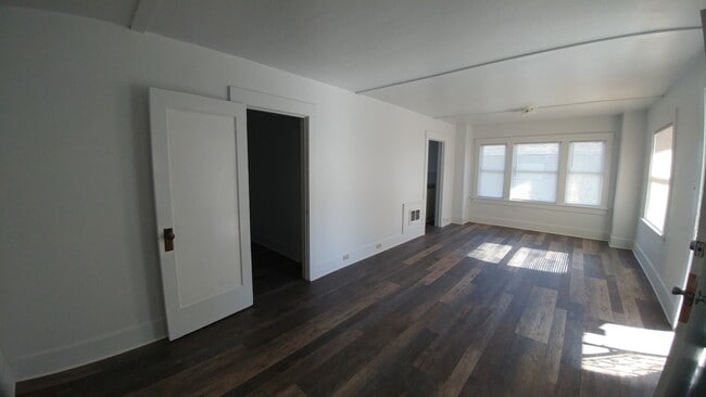 Building Photo - 527 N 8th St Unit 529