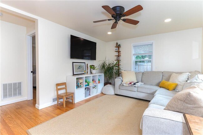 15 Spencer Dr