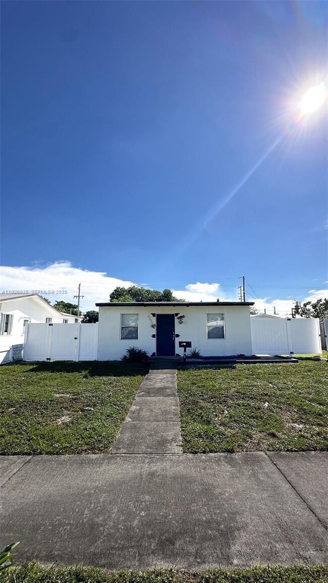 Photo - 550 NW 15th Ct