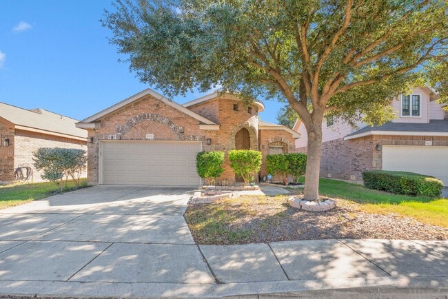 Building Photo - Beautifully Maintained Home in the Heart of Helotes