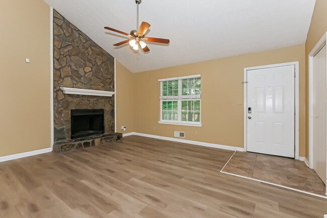 Photo - 212 Wildwood Dr