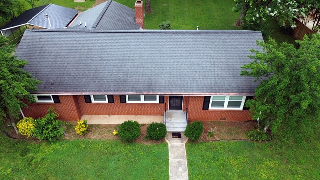 Photo - 308 S Baird Ln House