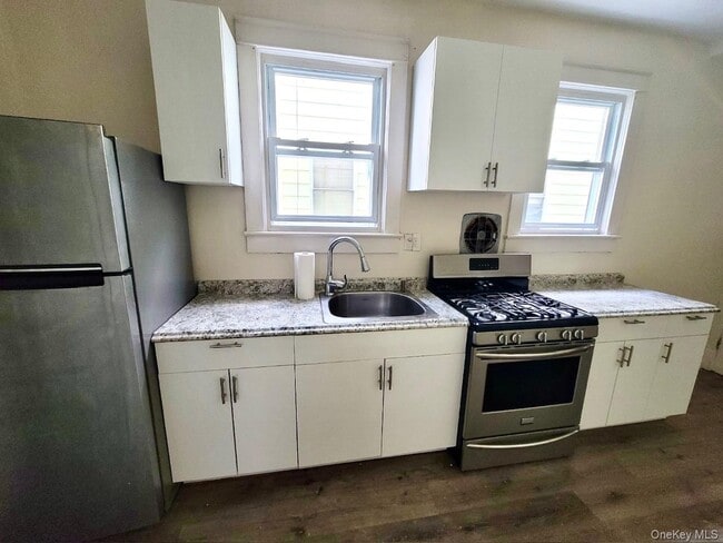 Photo - 171 Van Buren St