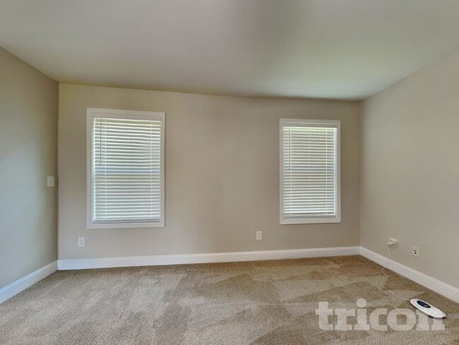 210 Livingston Ct