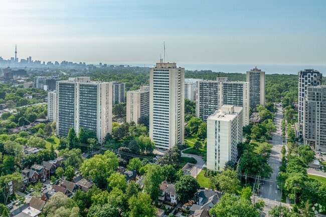 Aerial - 299 Glenlake (Toronto) Limited