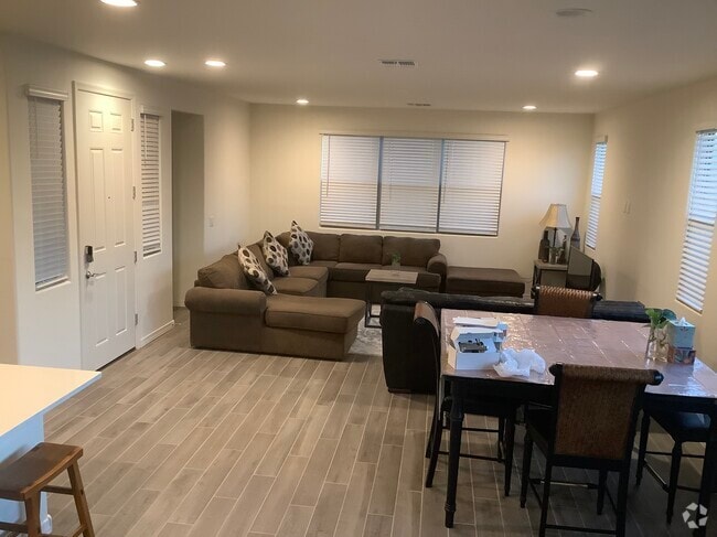 Building Photo - 4224 S 58th Ln Rental