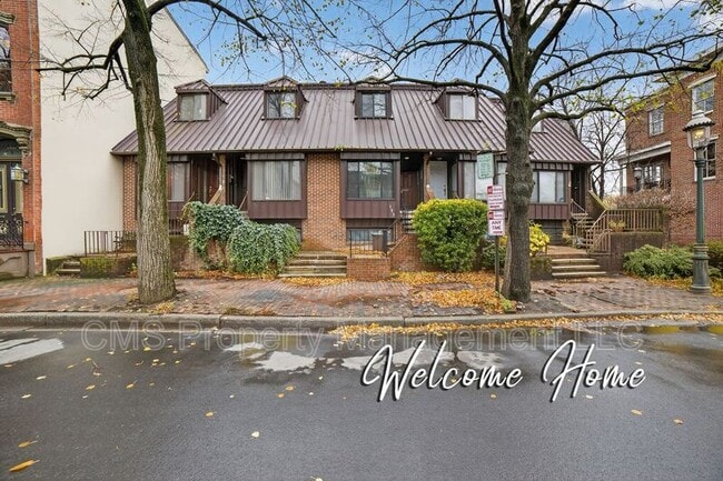 Building Photo - 105 Jackson St