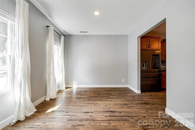Photo - 440 Battery Cir