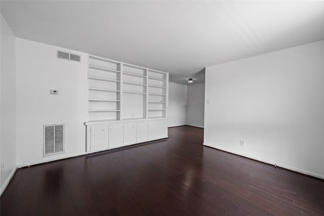 Photo - 5123 Del Monte Dr Unit 1