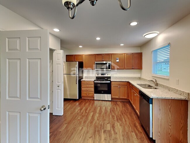 Photo - 89 Henderson Ln