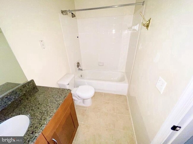 Building Photo - 1591 Spring Gate Dr. Unit 3102